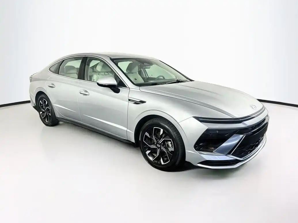 2025 Hyundai Sonata SEL's photo