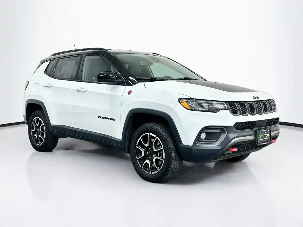 2025 Jeep Compass Trailhawk 4WD's photo