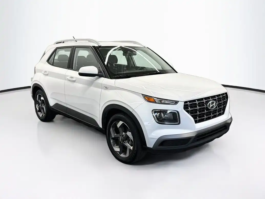 2025 Hyundai Venue SEL IVT's photo