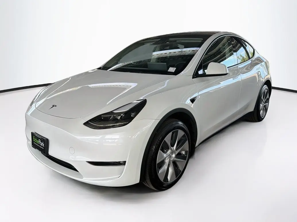 2023 Tesla Model Y Long Range Dual Motor AWD photo 3
