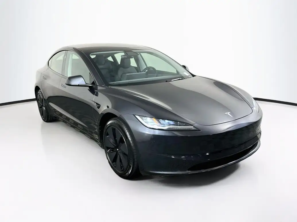 2025 Tesla Model 3 Long Range photo 1