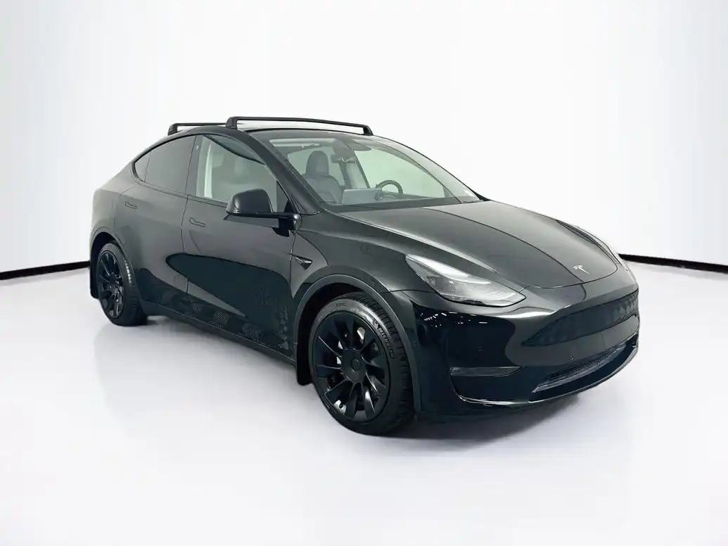 2022 Tesla Model Y Long Range Dual Motor All-Wheel Drive's photo