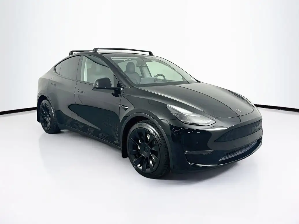 2022 Tesla Model Y Long Range Dual Motor All-Wheel Drive's photo