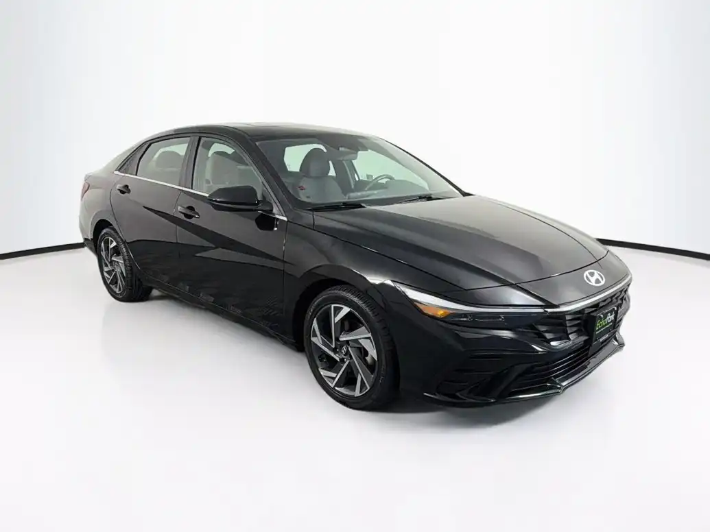 2025 Hyundai Elantra 2.0 SEL Convenience IVT's photo