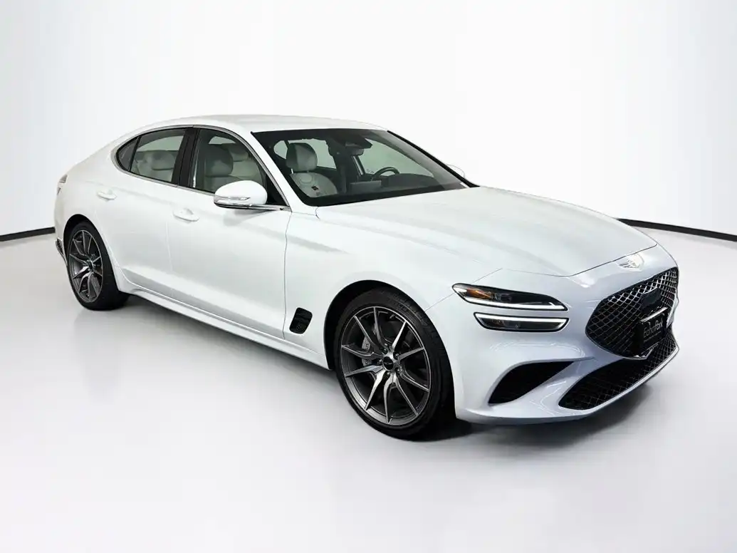 2025 Genesis G70 2.5T Standard's photo