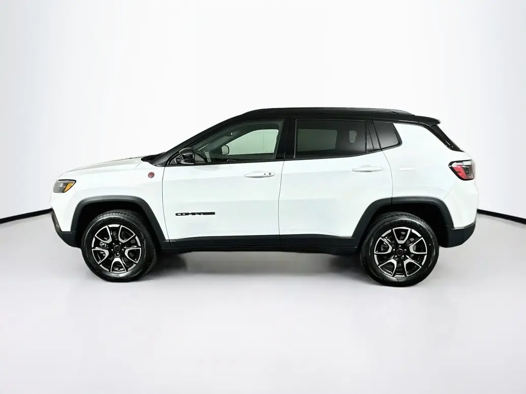 2025 Jeep Compass Trailhawk 4X4 photo 4