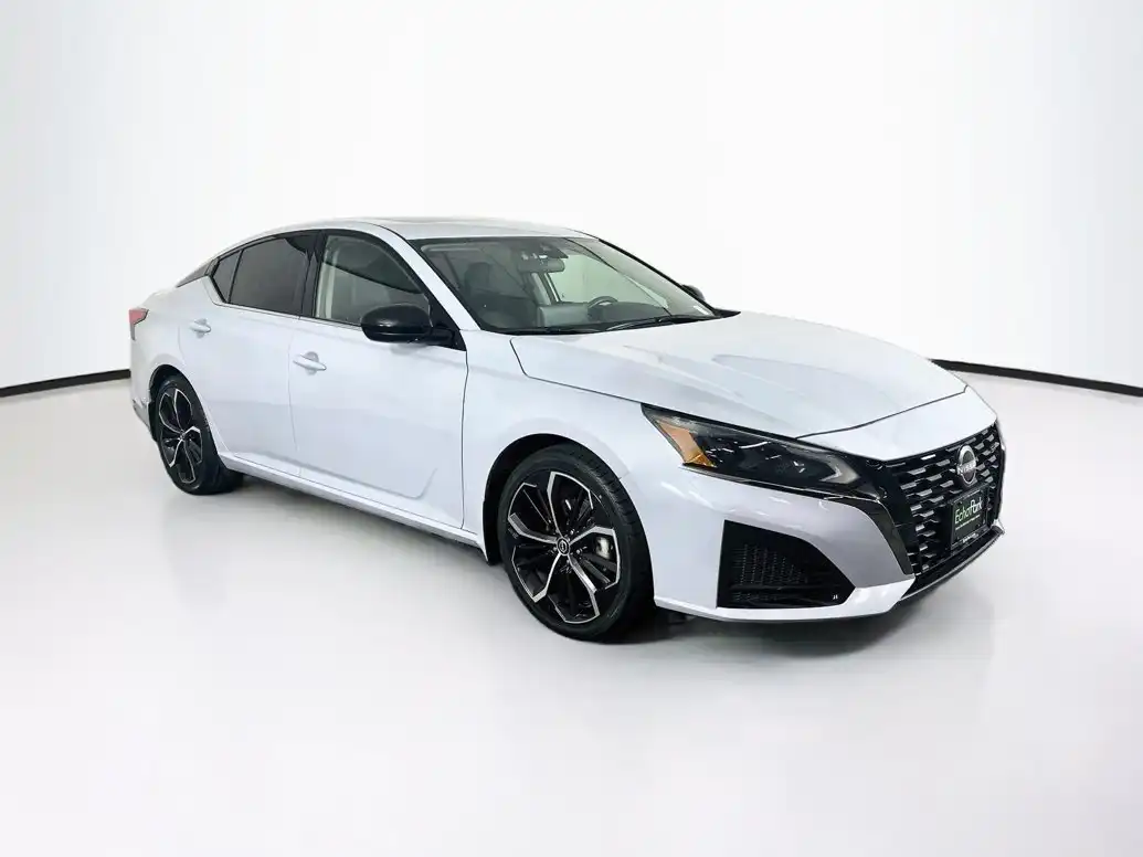 2023 Nissan Altima 2.5 SR's photo