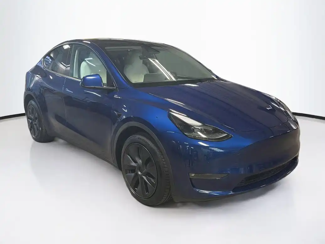 2024 Tesla Model Y Long Range Dual Motor All-Wheel Drive's photo