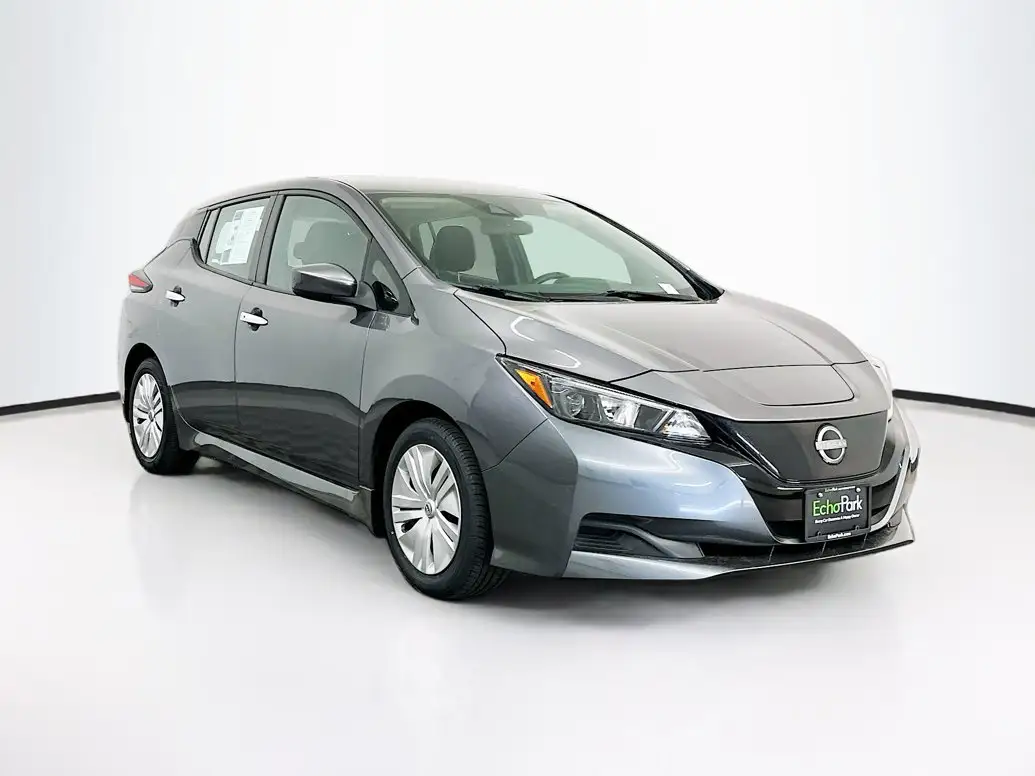 2025 Nissan Leaf S photo 1