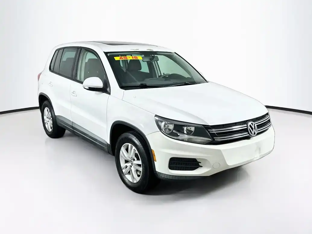 2012 Volkswagen Tiguan S auto w/Sunroof's photo