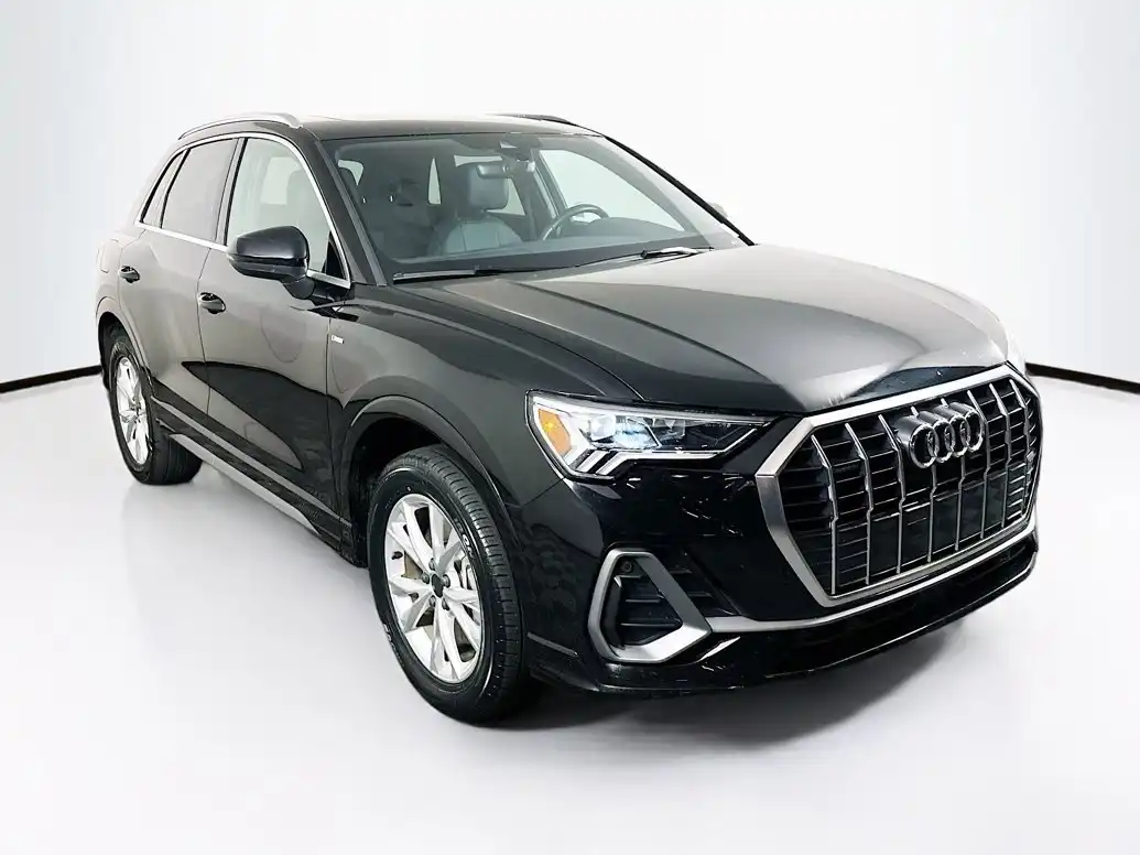 2025 Audi Q3 45 TFSI S Line Premium quattro's photo