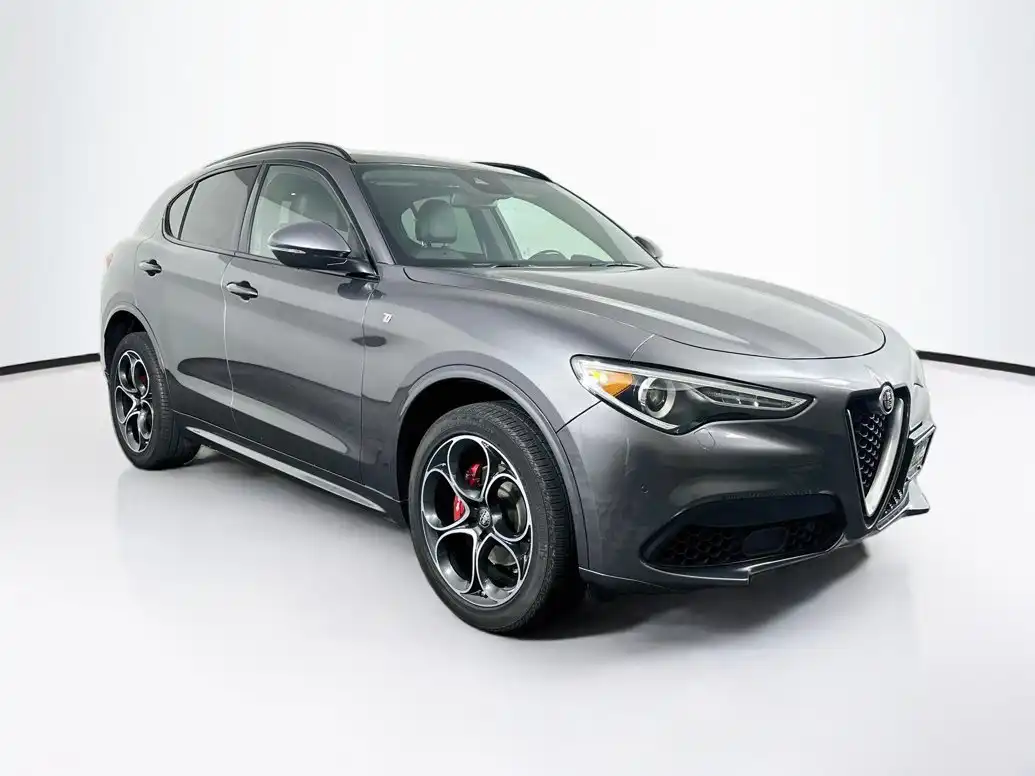 2023 Alfa Romeo Stelvio Ti AWD's photo