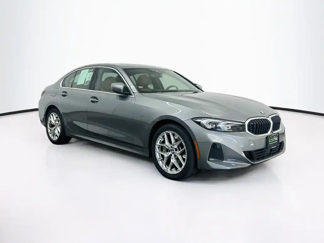 2025 BMW 3 Series 330i xDrive Sedan's photo