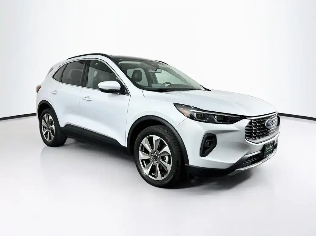 2025 Ford Escape Platinum AWD's photo