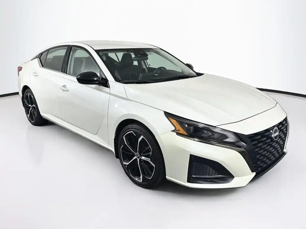 2025 Nissan Altima 13515 SR's photo