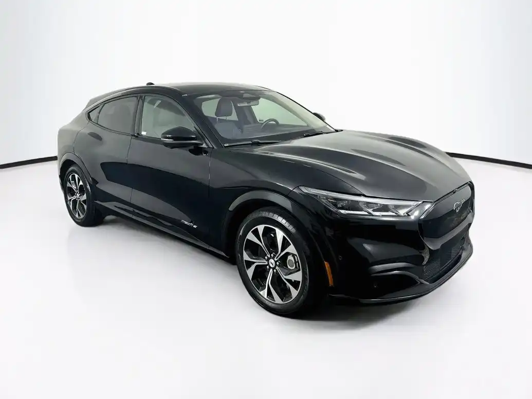 2023 Ford Mustang-Mach-e Premium's photo