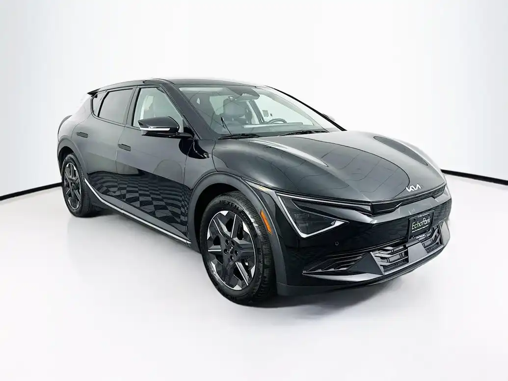 2025 Kia EV6 Light L/R's photo