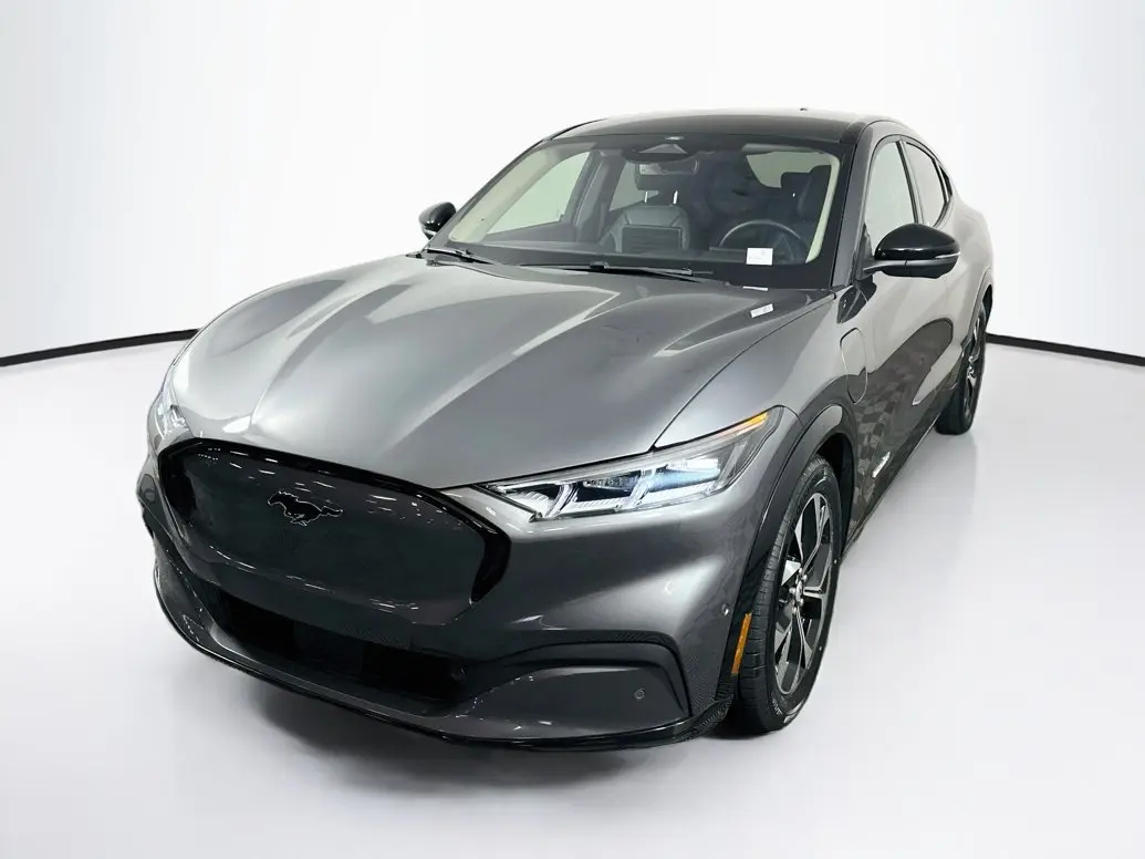 2023 Ford Mustang-Mach-e Premium photo 3