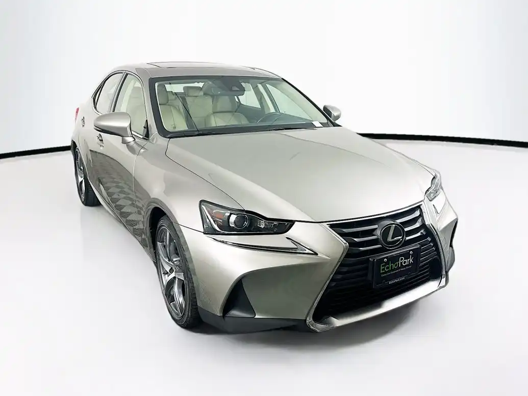 2017 Lexus IS 350 200t's photo