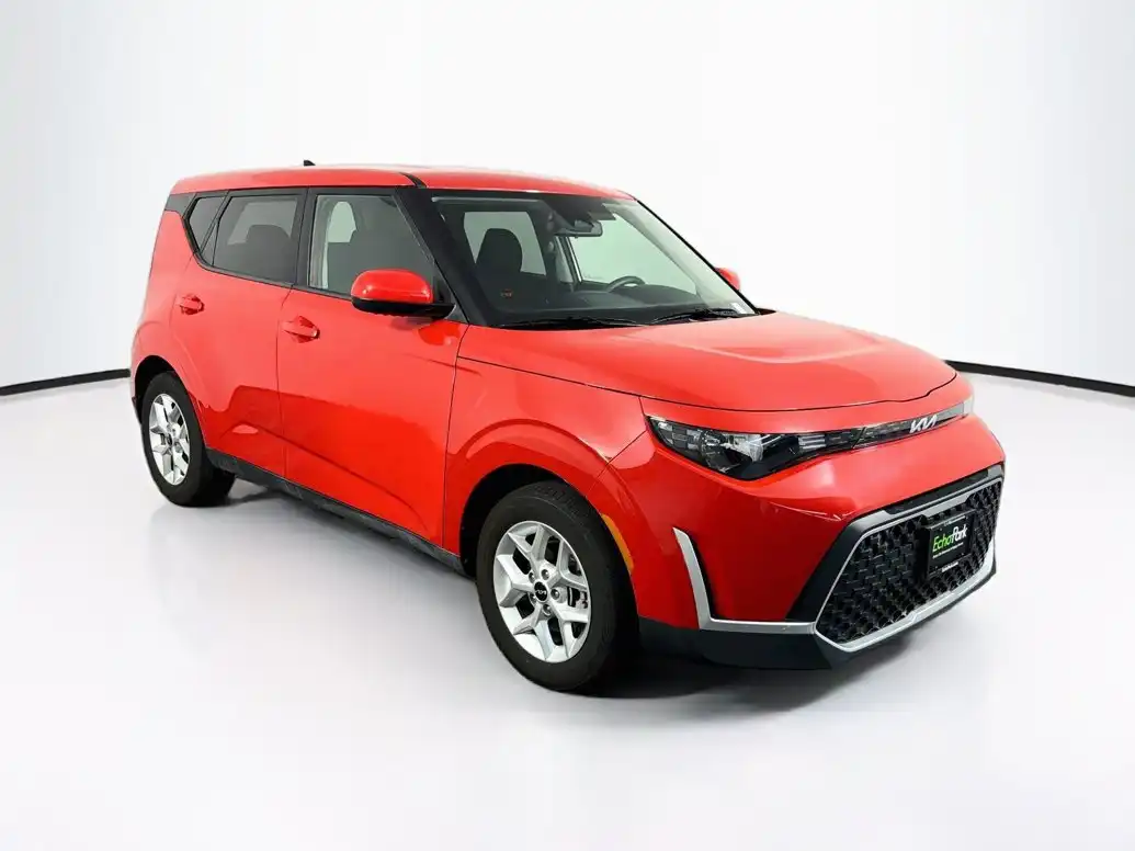 2025 Kia Soul LX XBC2225's photo