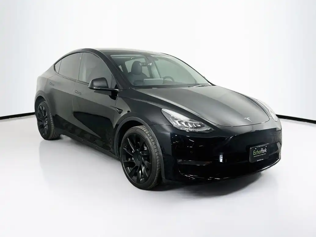 2022 Tesla Model Y Long Range Dual Motor All-Wheel Drive's photo