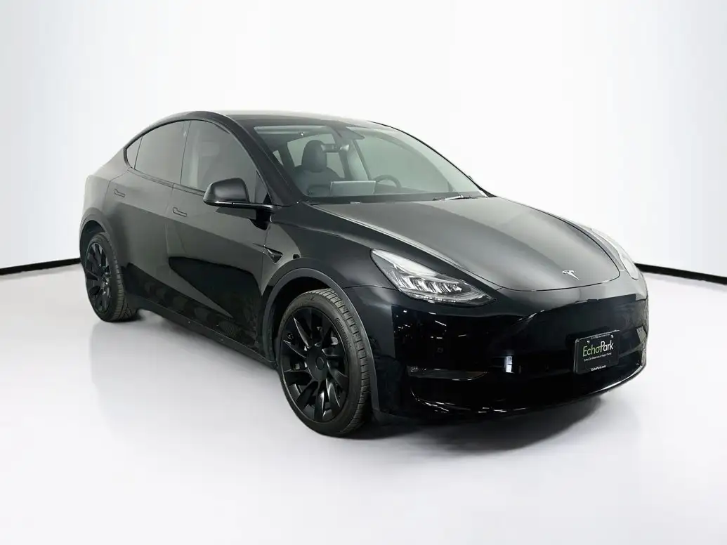 2022 Tesla Model Y Long Range Dual Motor All-Wheel Drive's photo