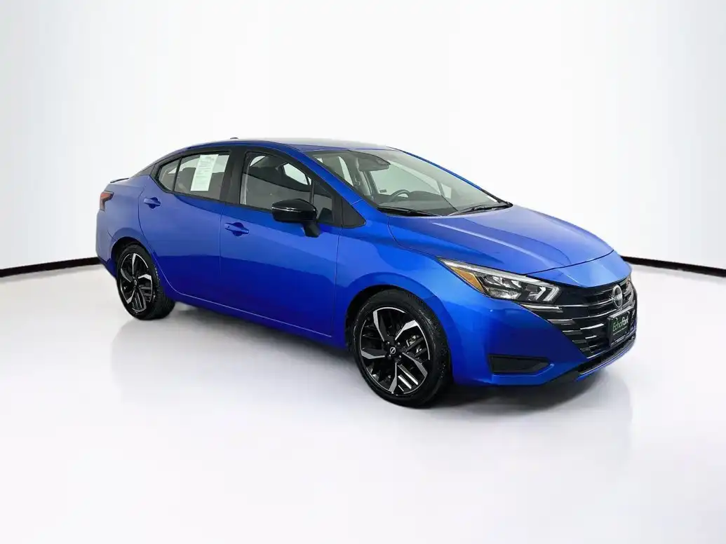 2024 Nissan Versa 1.6 SR CVT's photo