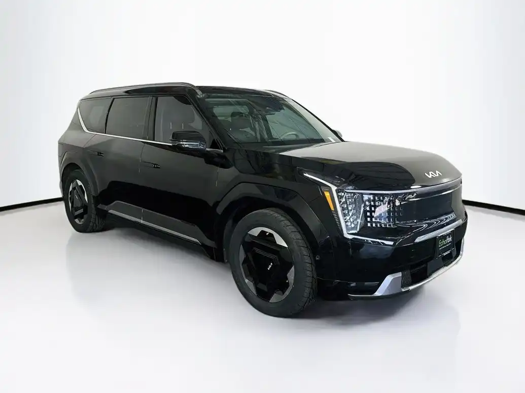 2024 Kia EV9 Land AWD's photo