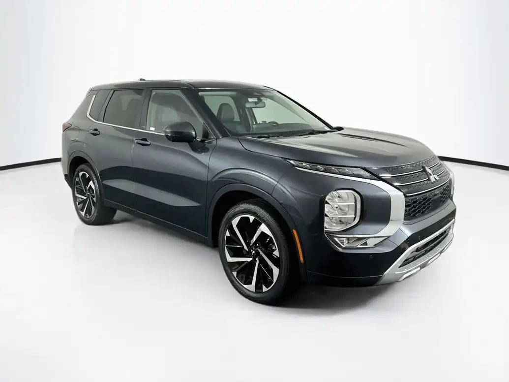 2024 Mitsubishi Outlander SE FWD's photo