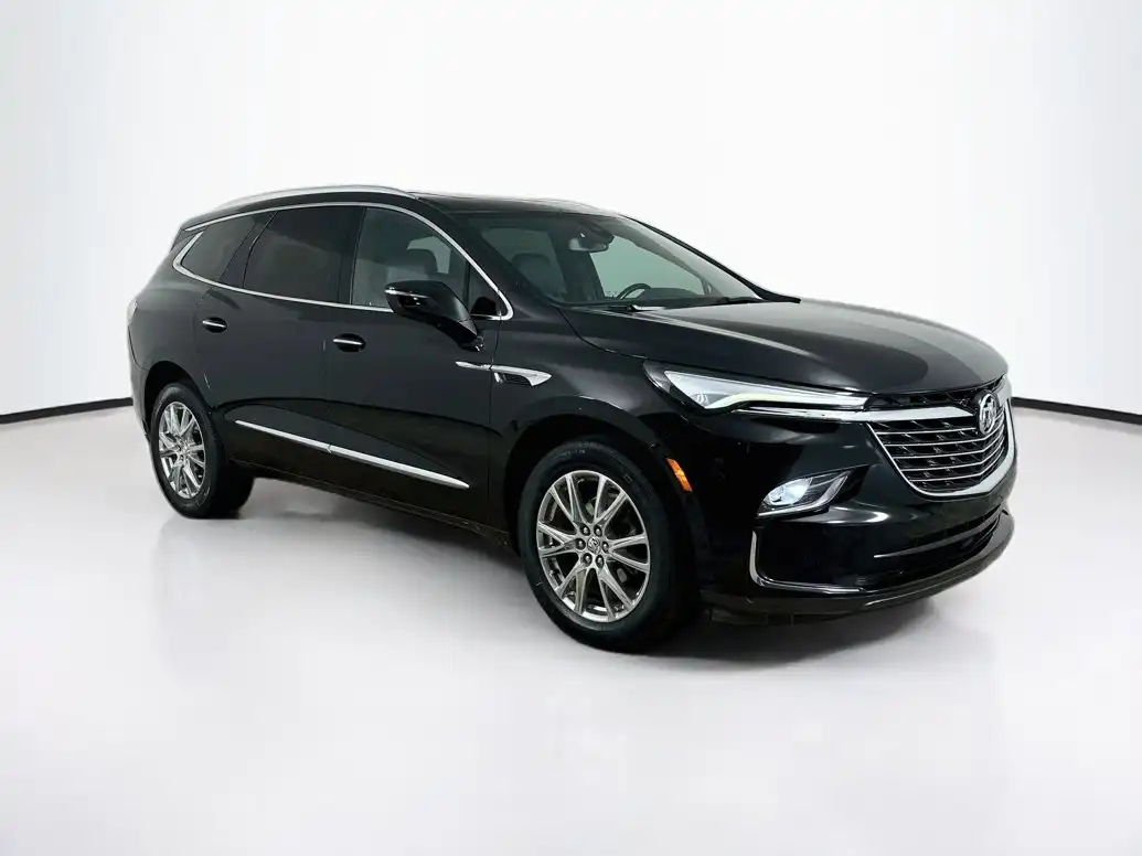 2023 Buick Enclave Essence's photo