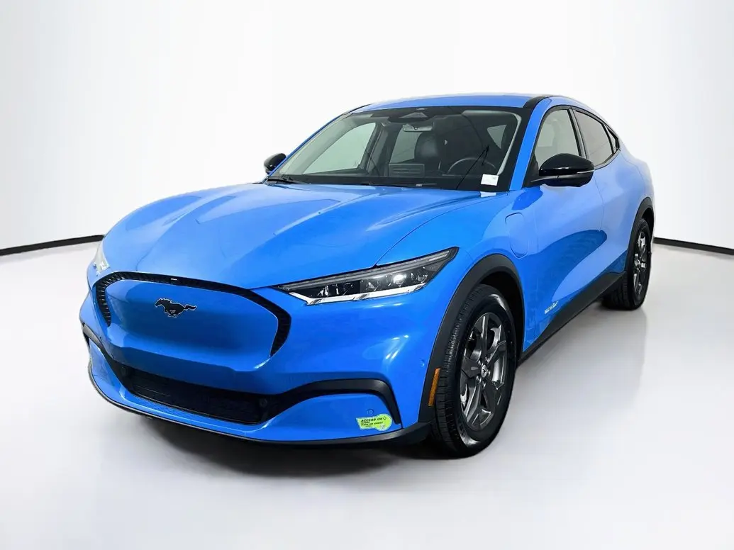 2023 Ford Mustang-Mach-e Select photo 3