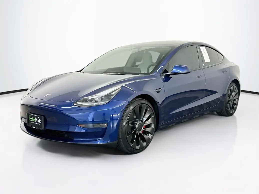 2023 Tesla Model 3 Performance photo 3