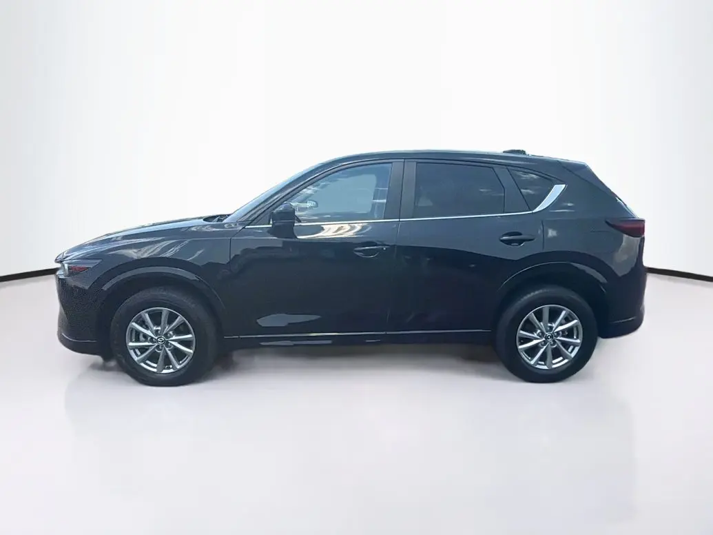 2025 Mazda CX-5 S Preferred package Auto AWD photo 4