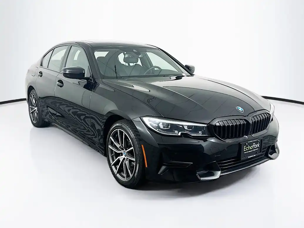 2022 BMW 3 Series 330i xDrive Sedan's photo