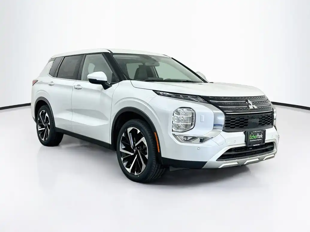 2024 Mitsubishi Outlander SE S-AWC's photo