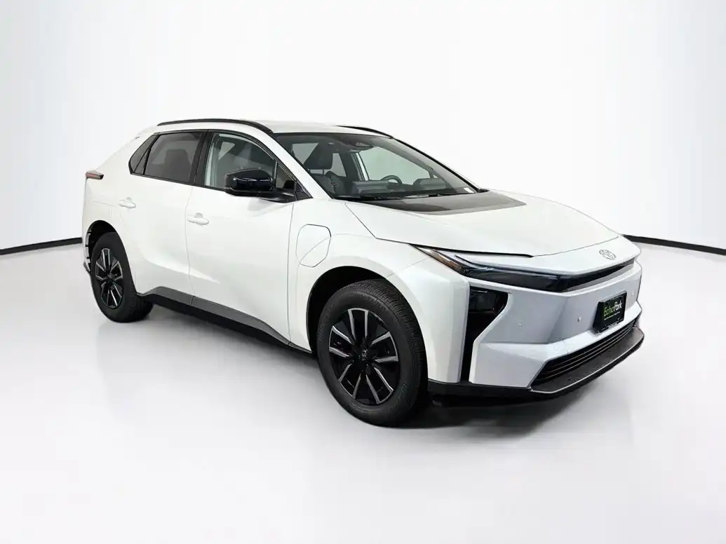 2026 Toyota bZ4X XLE FWD Plus's photo