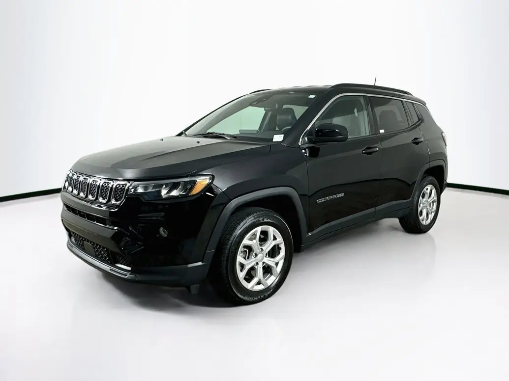 2024 Jeep Compass Latitude 4X4 photo 3