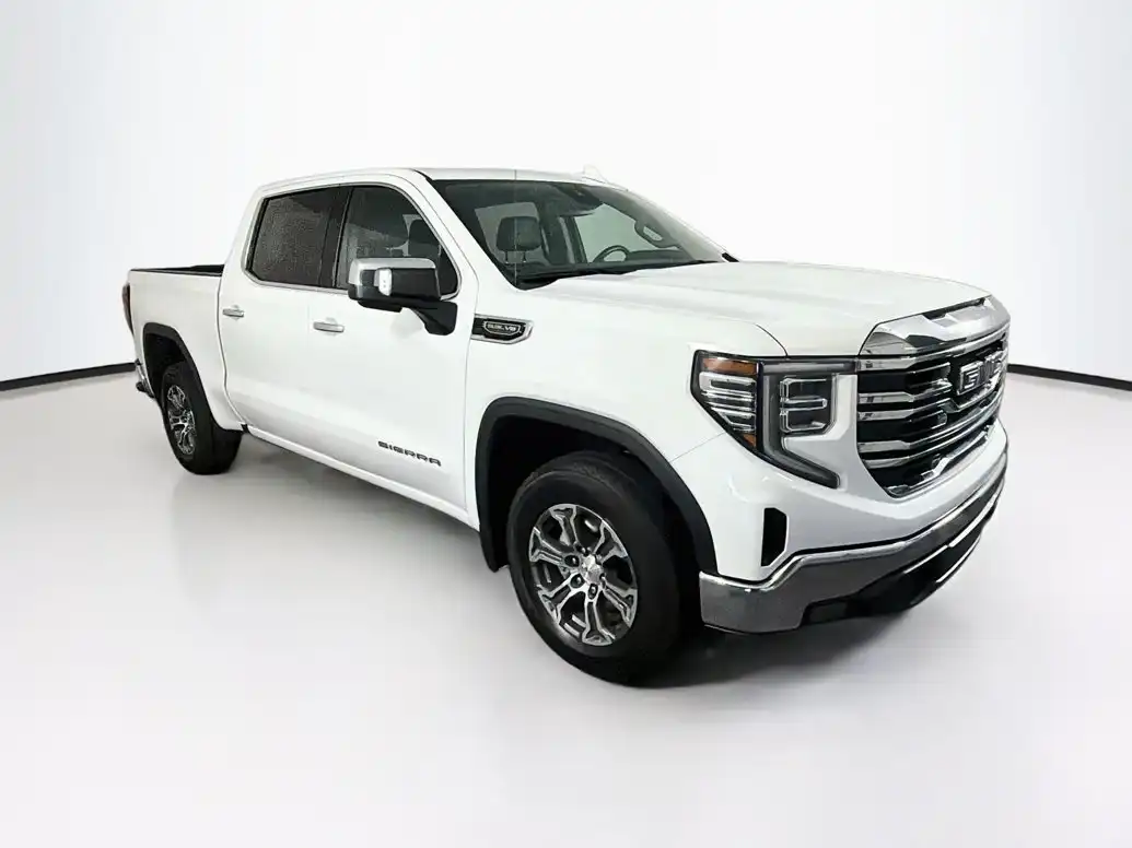 2025 GMC Sierra SLT 2WD Crew Cab Short Box's photo