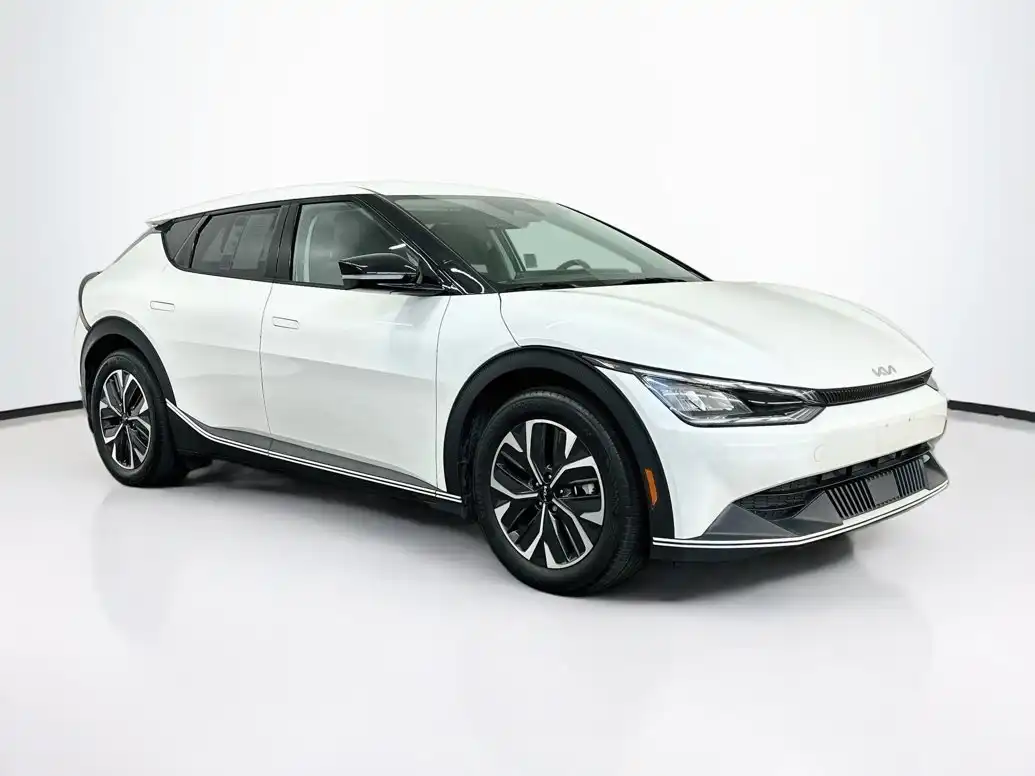 2024 Kia EV6 Light L/R AWD's photo