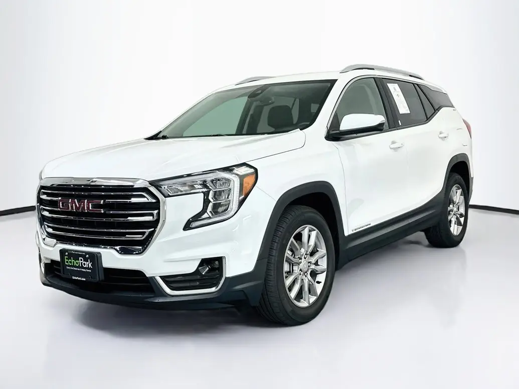 2024 GMC Terrain SLT AWD photo 3