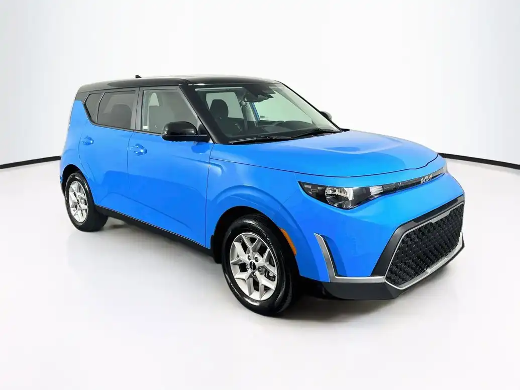 2025 Kia Soul 2.0L S IVT's photo