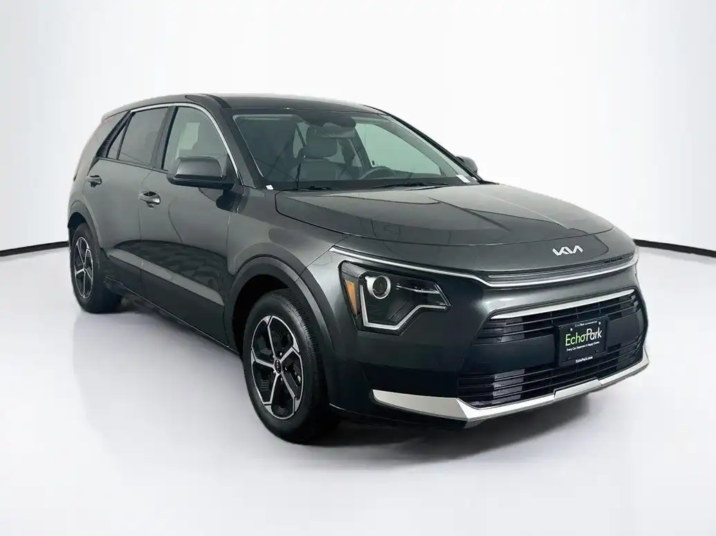 2026 Kia Niro LX HEV's photo