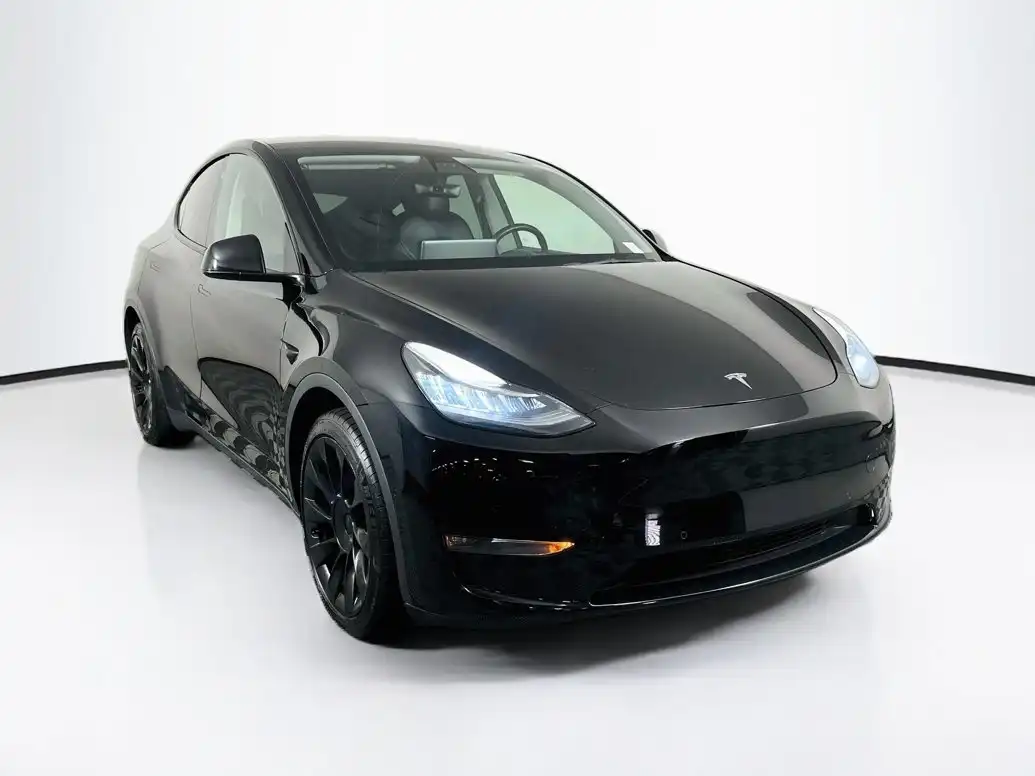 2022 Tesla Model Y Long Range Dual Motor All-Wheel Drive's photo