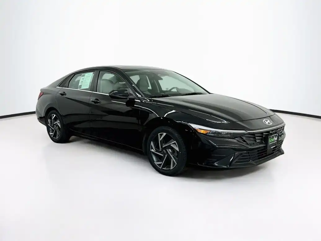 2025 Hyundai Elantra 2.0 Limited IVT's photo