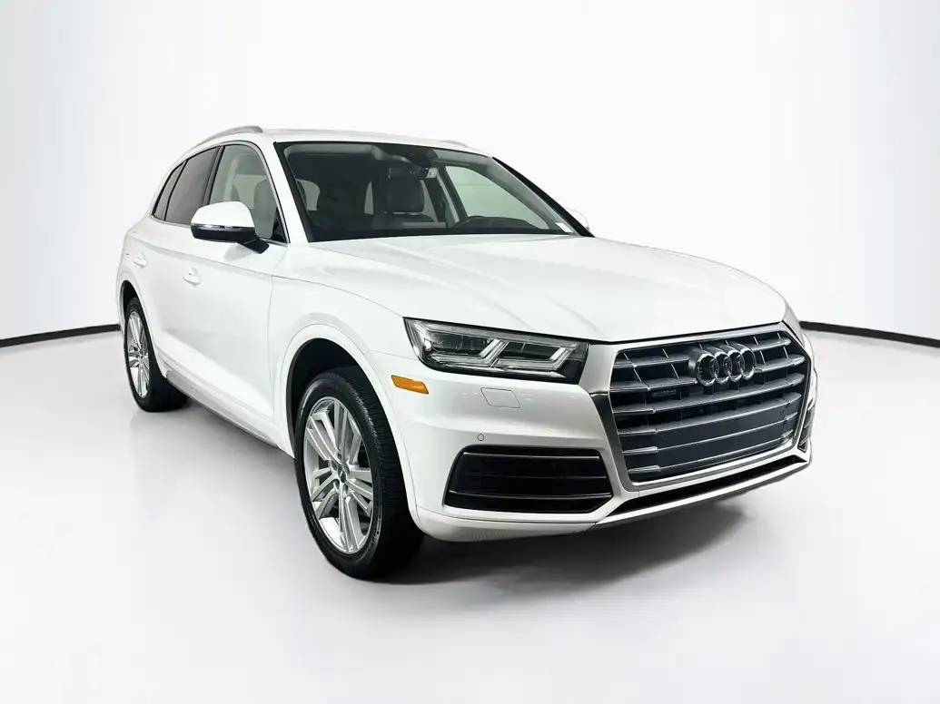 2018 Audi Q5 2.0T quattro S tronic Premium Plus's photo