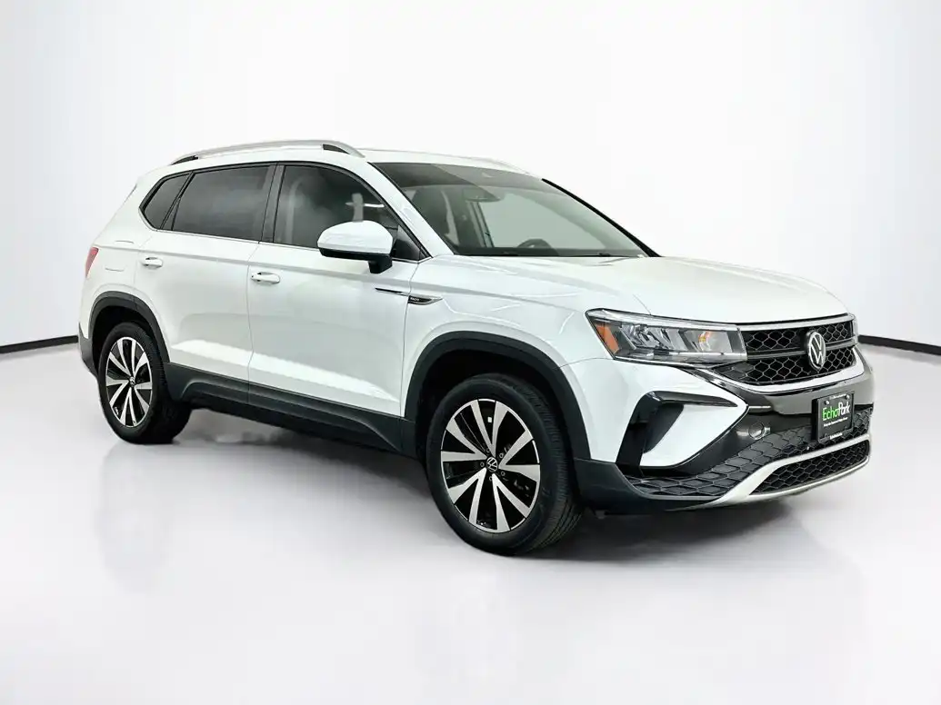2023 Volkswagen Taos 1.5T SE 4Motion's photo