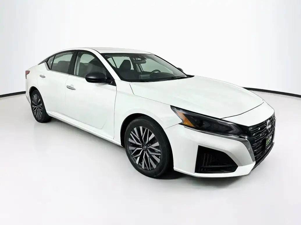 2025 Nissan Altima 2.5 SV's photo