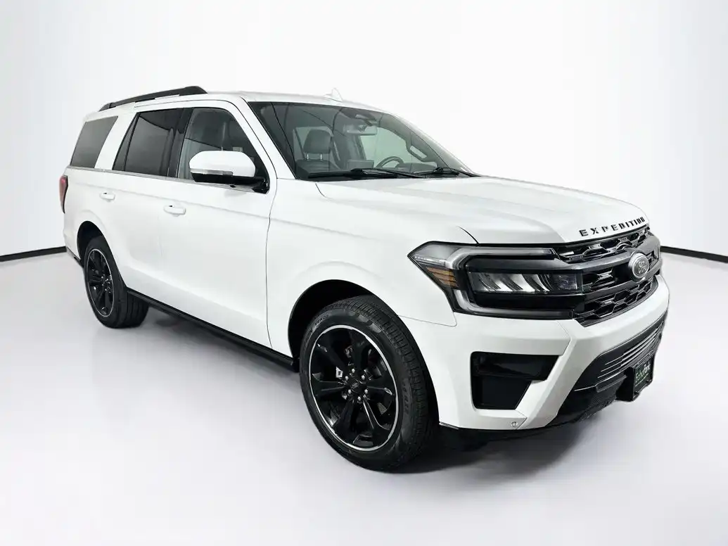 2024 Ford Expedition Limited's photo