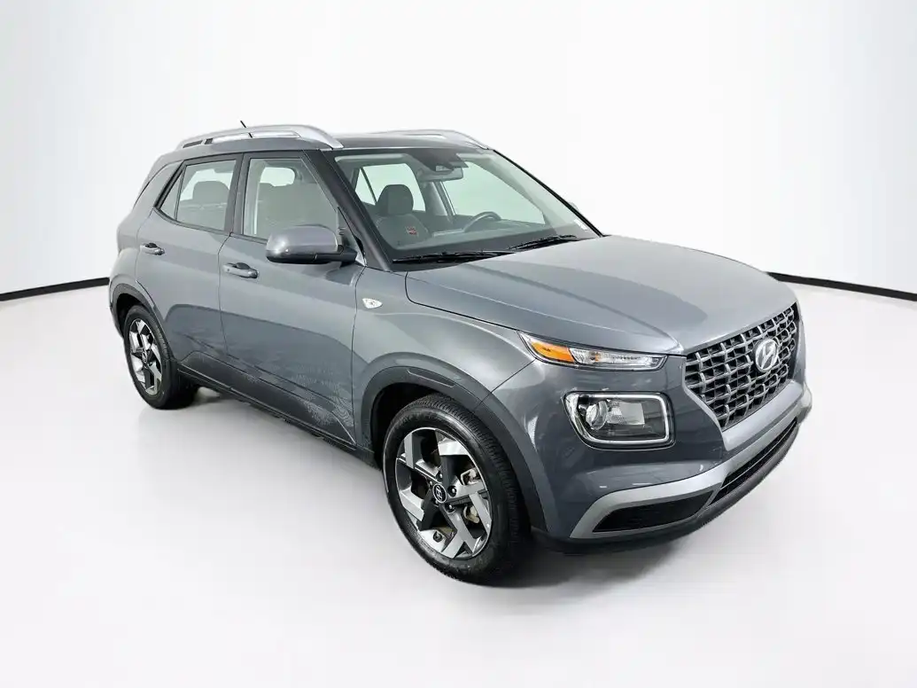 2025 Hyundai Venue SEL IVT's photo