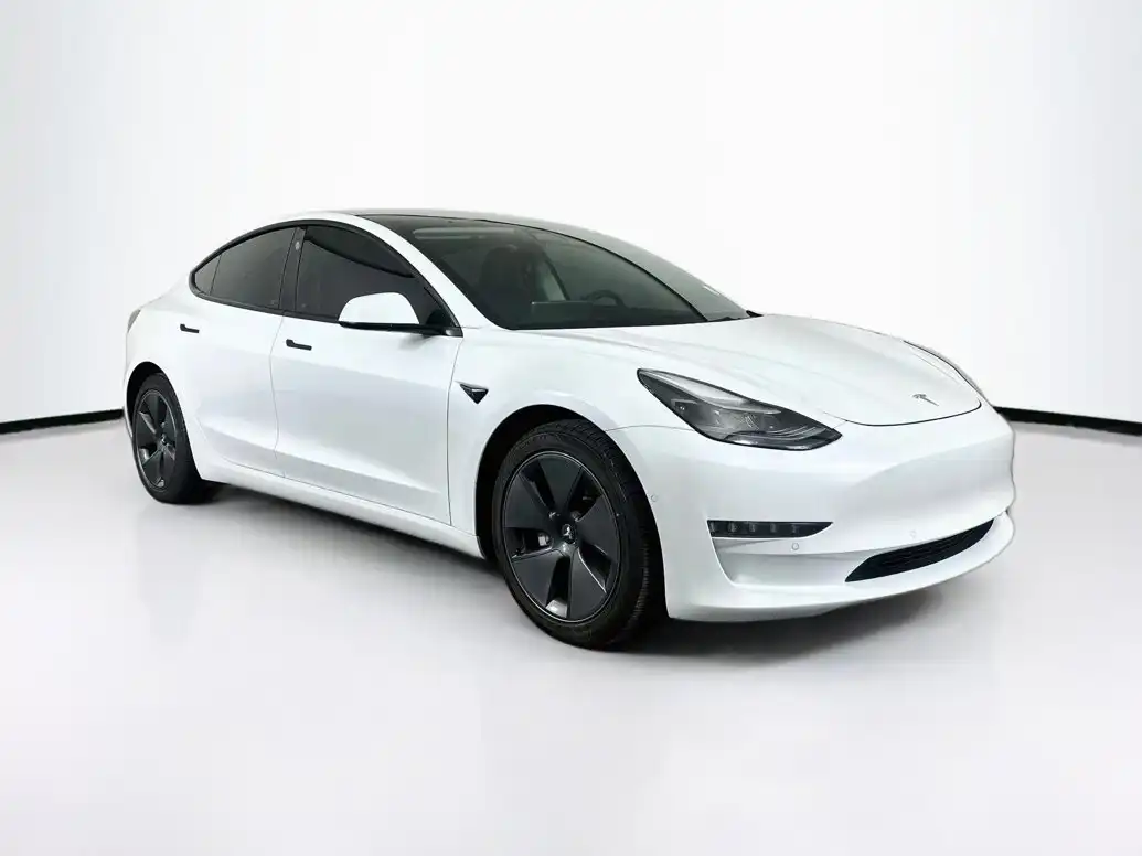 2022 Tesla Model 3 Long Range Dual Motor All-Wheel Drive's photo